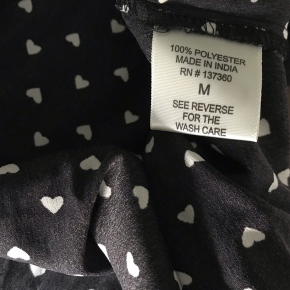 ✨H.P.✨ Sleeveless White Hearts button Down SOLD - Picture 4 of 5